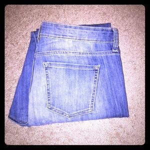 NWOT Gap straight fit medium wash denim